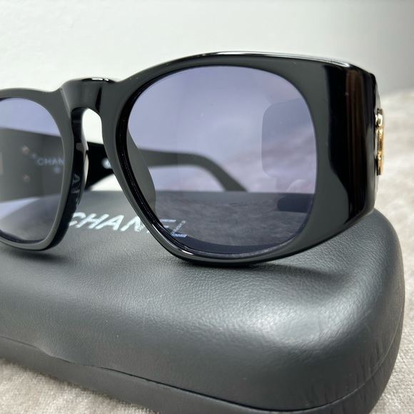 Chanel Vintage Quilted Sunglasses - Picture 9 of 9